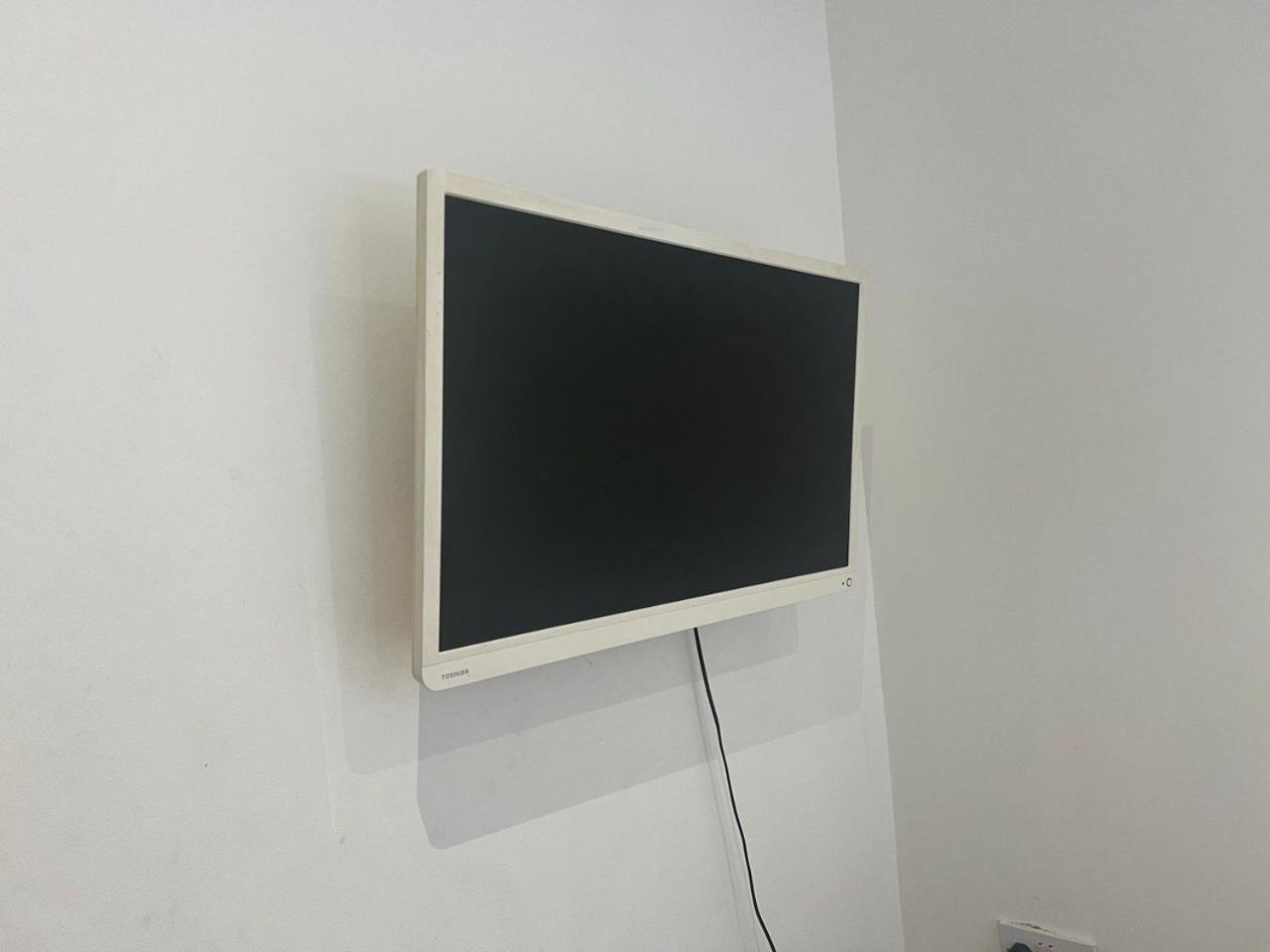 Pensiune Self Contain With Room, Double Bed, Kitchen *